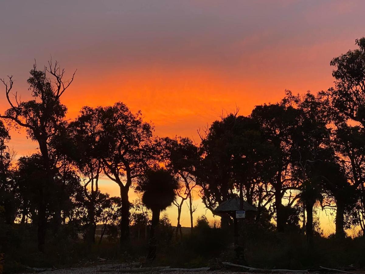 Eagle Bay House Bed & Breakfast Dunsborough Bagian luar foto